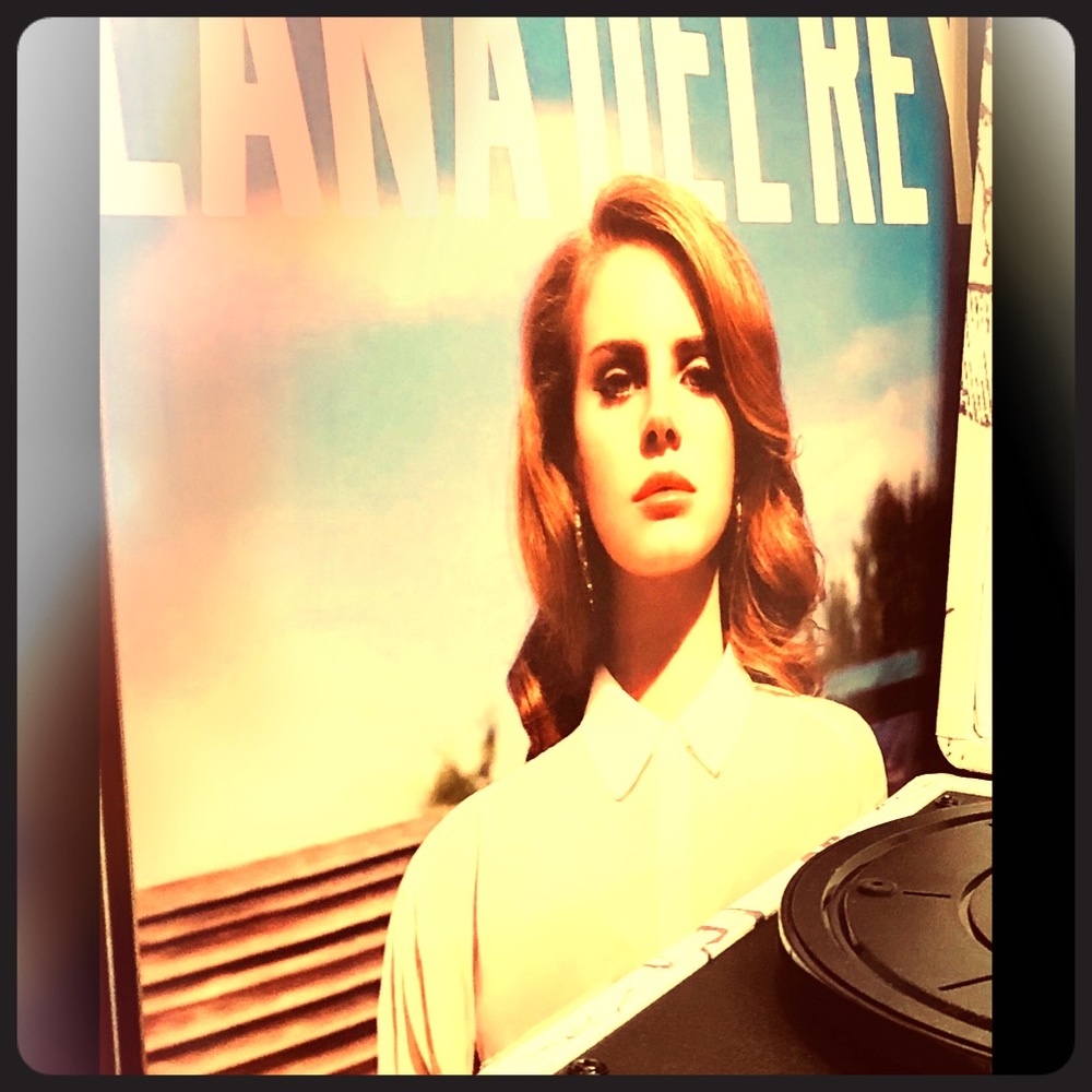 I love Lana!!! Her style and Music!!